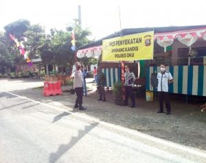 Babinsa Koramil 403-13/Lubuk Batang Laksanakan Pengamanan dan Penyekatan Arus Mudik di Jalan Perbatasan Simpang 3 Kandis