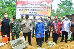 Bupati dan Kapolres Lakukan Peletakan Batu Pertama Kegiatan RTLH dalam Rangka HUT Bayangkara ke-75