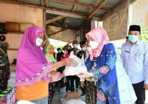 Bupati Mura Salurkan Bantuan Sembako Melalui E-Warong