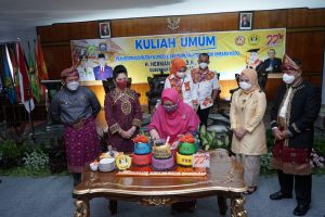 PLH Bupati Oku Dampingi Gubernur Dies Natalis Universitas Batu Raja