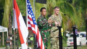 Kasad dan Commanding General USARPAC Sebagai Irup Pada Pembukaan Latma Garuda Shield Ke-15