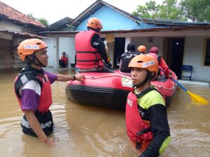 Banjir Kepung Palembang, ACT MRI Palembang Turunkan Tim Rescue