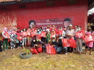 DPC PDI-P Kota Palembang Gelar Vaksin Massal, Pengobatan Gratis Serta Ribuan Paket Beras