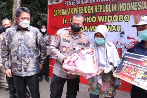 Gubernur Sumsel dan Kapolda Sumsel Serahkan 1 unit Rumah dari Presiden RI