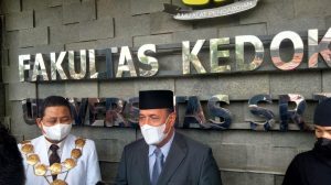 Herman Deru Berharap Lulusan Kedokteran Unsri Siap Terjun Hingga ke Desa