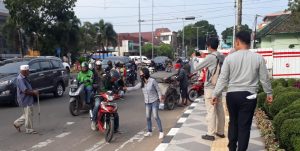 Forum Jurnalis Reforma Agraria Bagikan 100 Takjil