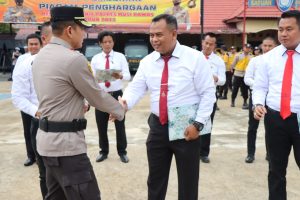 Berprestasi, Anggota Polres Musi Rawas Terima Penghargaan