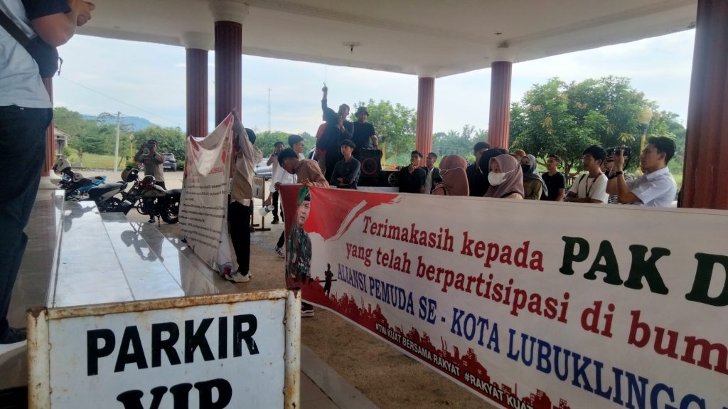 Sebut TNI “Gerombolan” Efendi Simbolon di Hujat Aliansi Pemuda Lubuklinggau