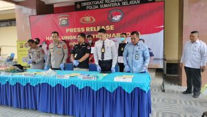 SR dan BW Berhasil Diringkus Ditresnarkoba Saat Bertransaksi 20 Kg Asal Malaysia 