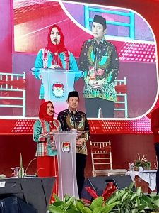 Hepy-Efsi Paslon 01 Kembali Unggul Saat Debat Ketiga