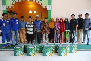 Bakti Sosial Ramadhan, Medco E&P dan SRMD Bersama PWI Musi Rawas Serahkan Sembako