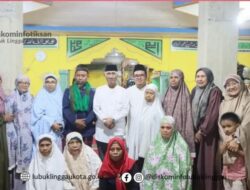 Wakil Wali Kota Lubuk Linggau Sholat Tarawih Bersama Warga di Masjid Nurul Hidayah
