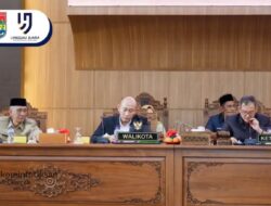 DPRD Kota Lubuk Linggau Paripurna Mendengarkan Pandangan Umum Fraksi Terhadap 6 Raperda