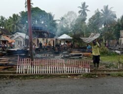 Kebakaran di Desa Muara Danau Lahap 6 Buah Rumah, Menyisakan Duka Mendalam 